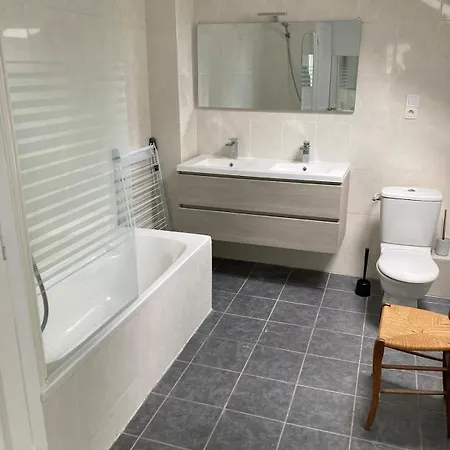 Apartment Au Coeur De Pour 10 Personnes