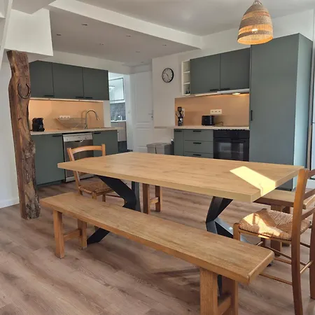 Apartment Au Coeur De Pour 10 Personnes